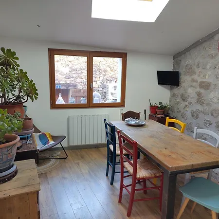 Holiday home Maison Avec Jardin Au Coeur Du Village